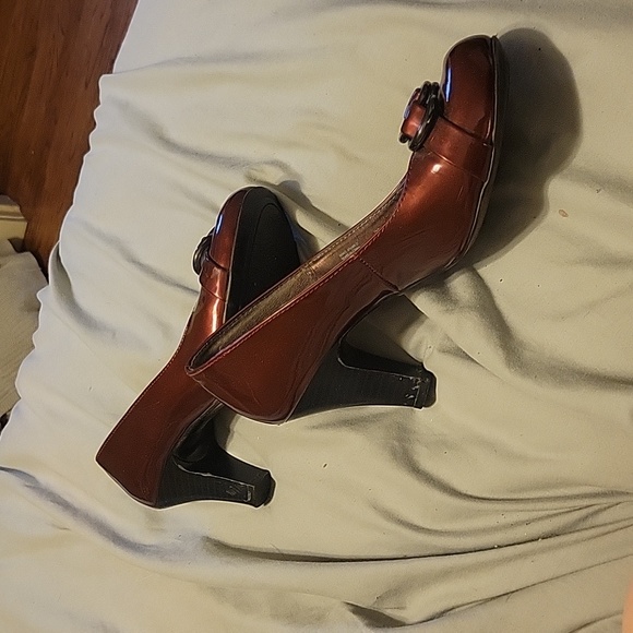 Sole Sensibility pumps - Picture 2 of 5